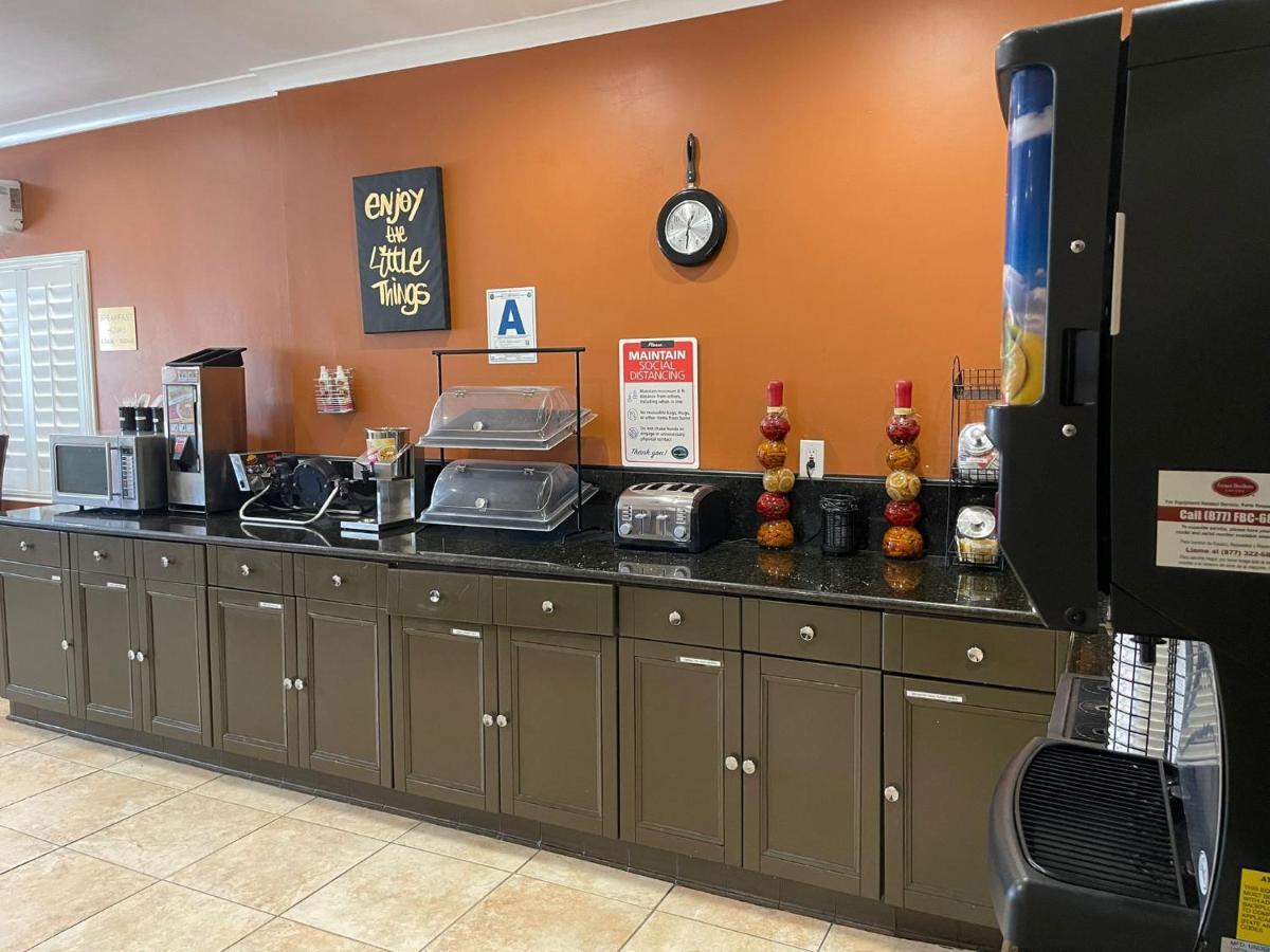 Ramada By Wyndham San Diego Poway Miramar Eksteriør bilde