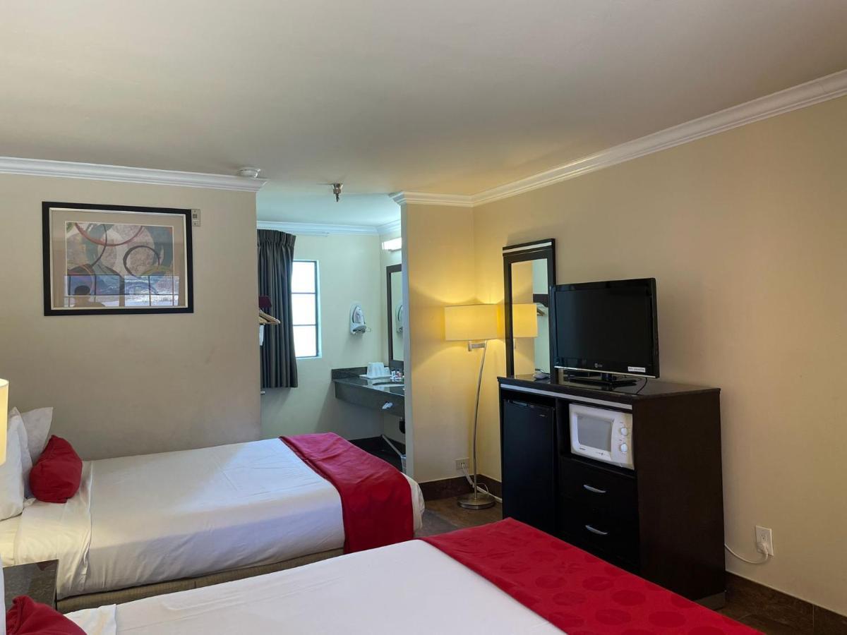 Ramada By Wyndham San Diego Poway Miramar Eksteriør bilde