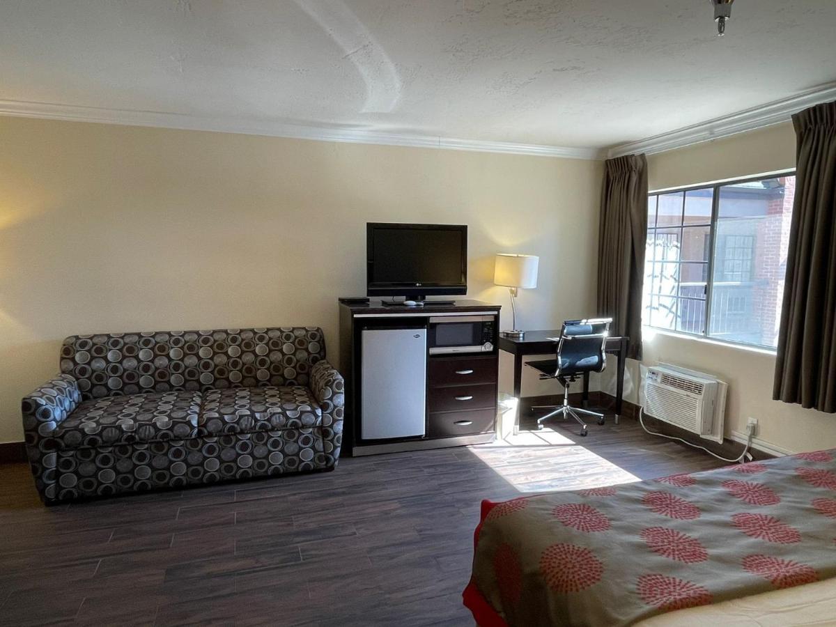 Ramada By Wyndham San Diego Poway Miramar Eksteriør bilde