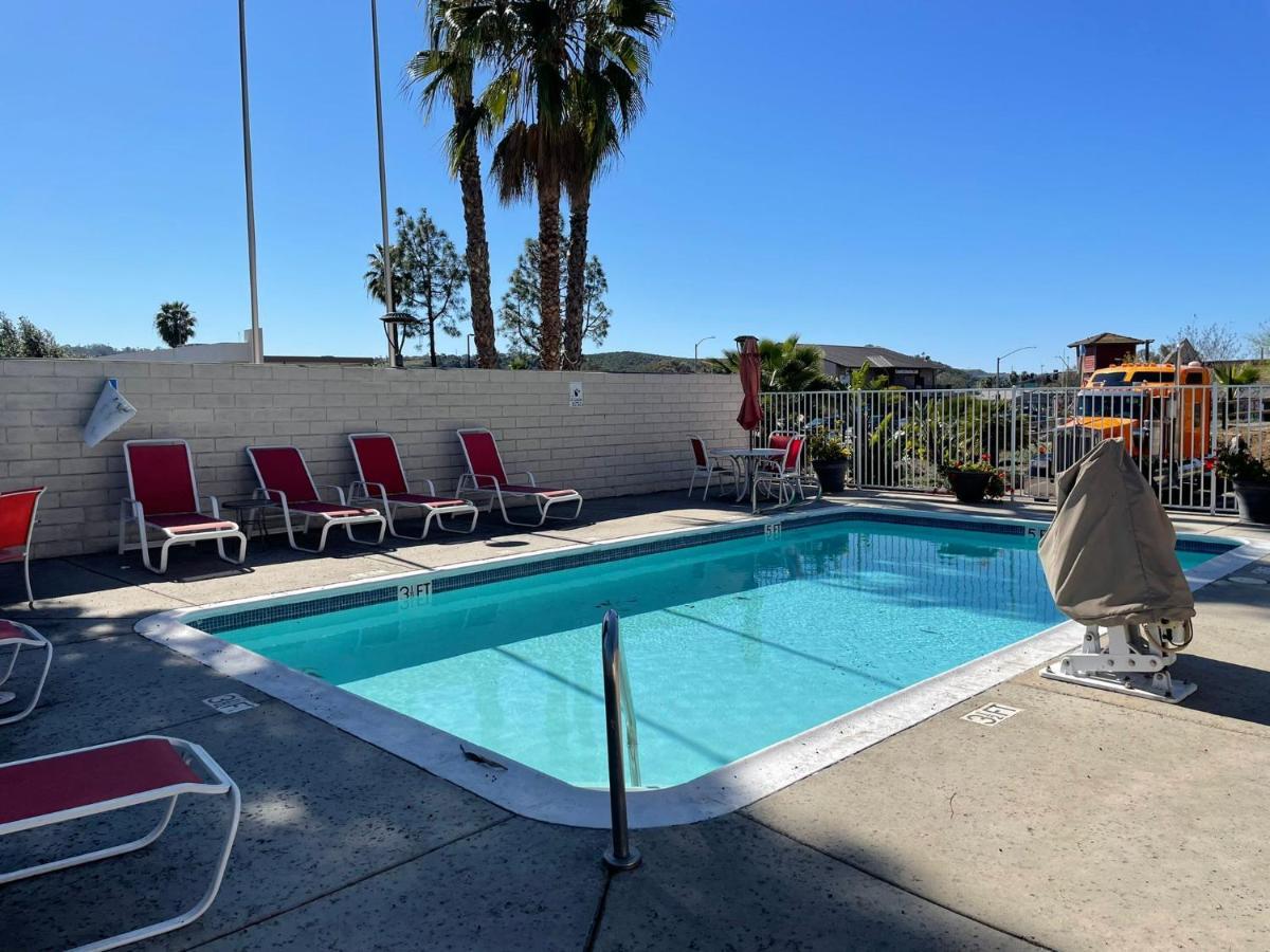 Ramada By Wyndham San Diego Poway Miramar Eksteriør bilde