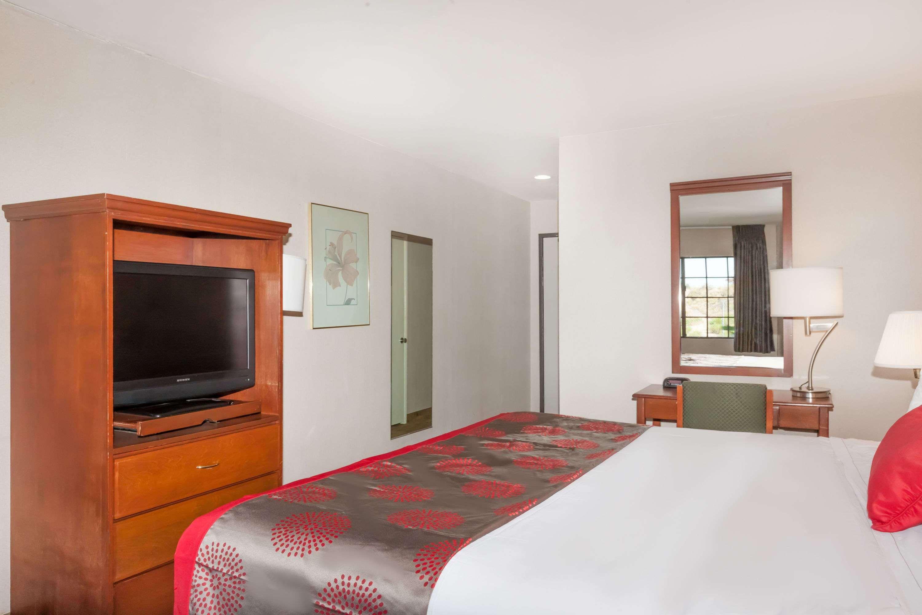 Ramada By Wyndham San Diego Poway Miramar Eksteriør bilde