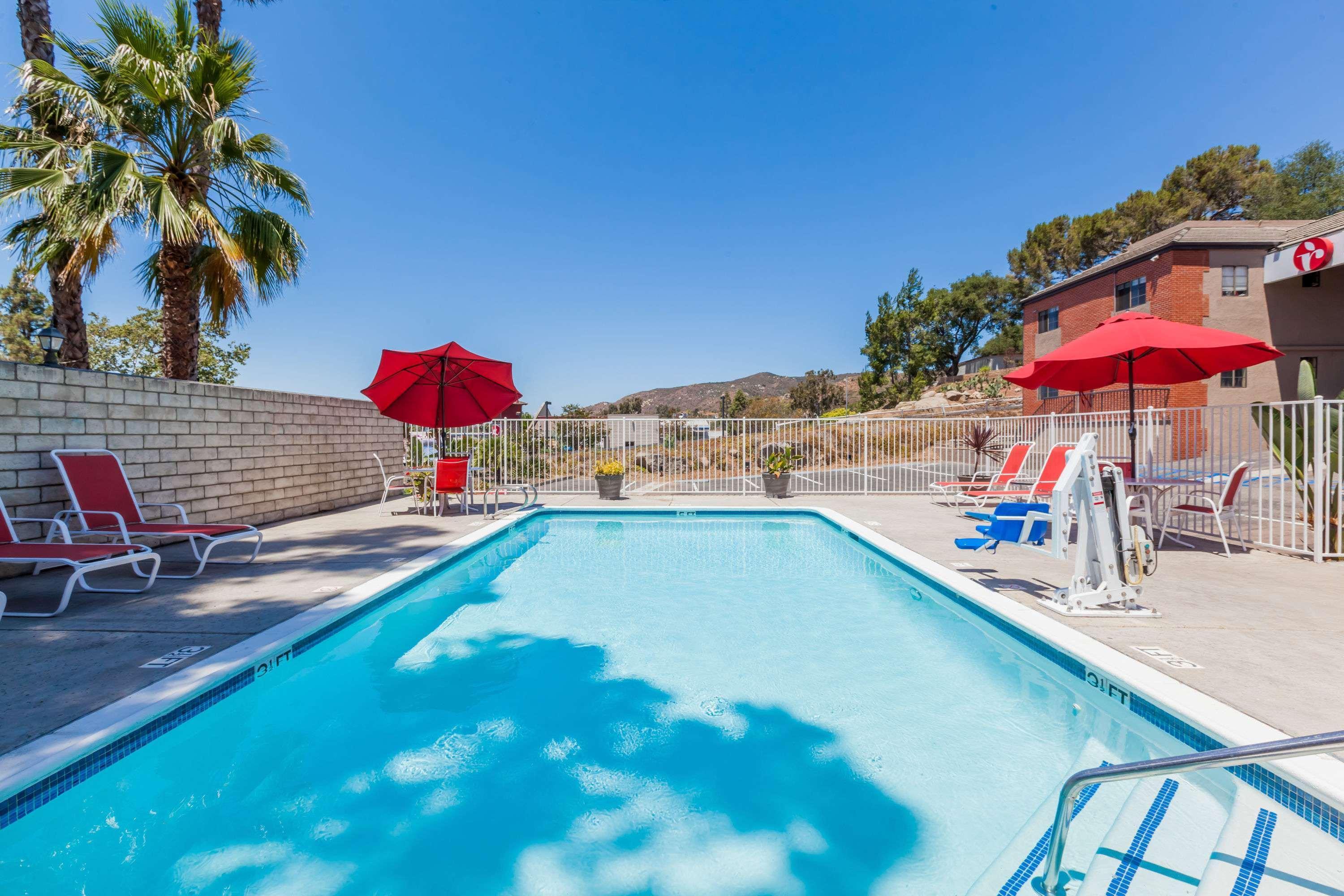 Ramada By Wyndham San Diego Poway Miramar Eksteriør bilde