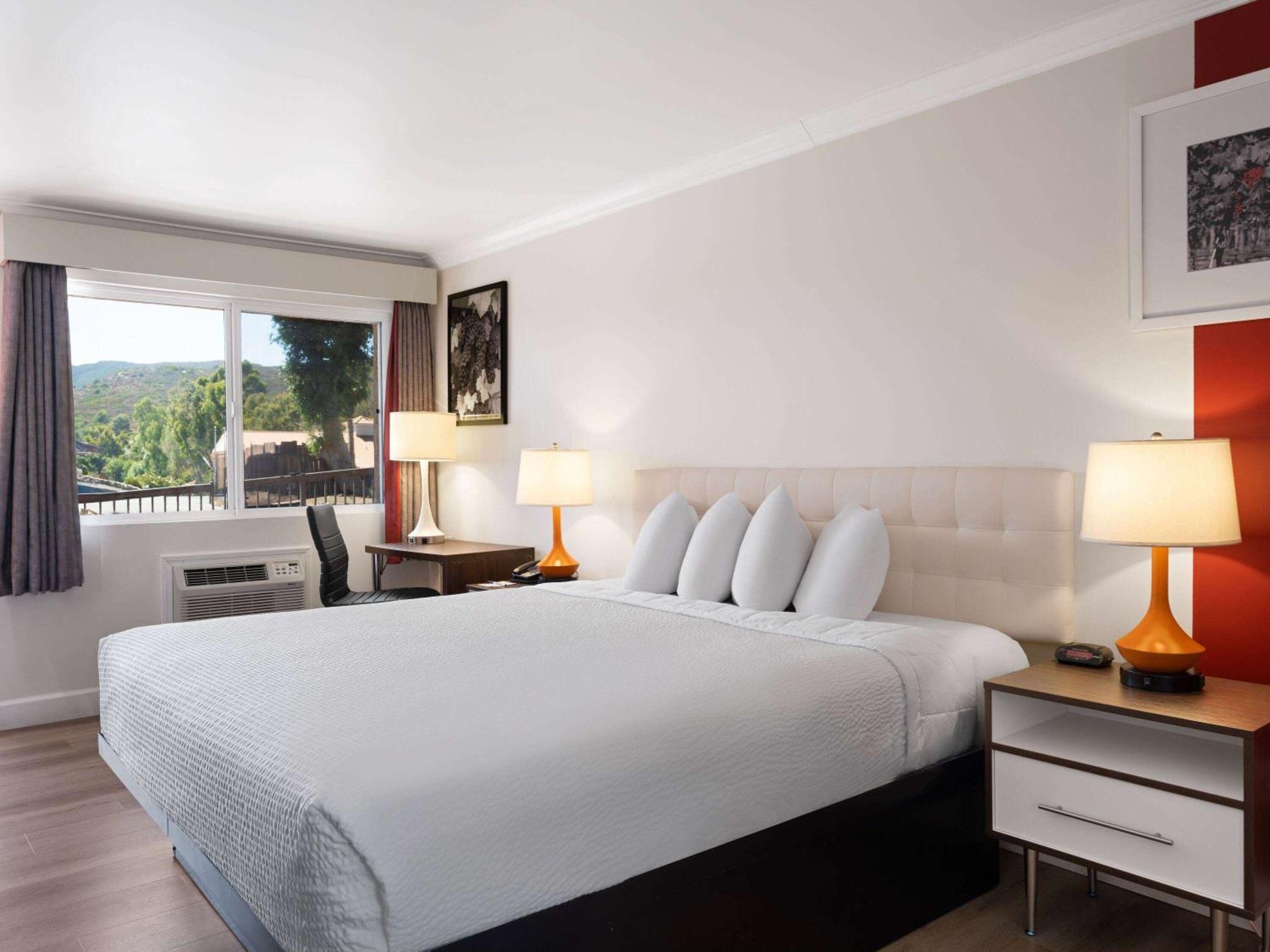 Ramada By Wyndham San Diego Poway Miramar Eksteriør bilde