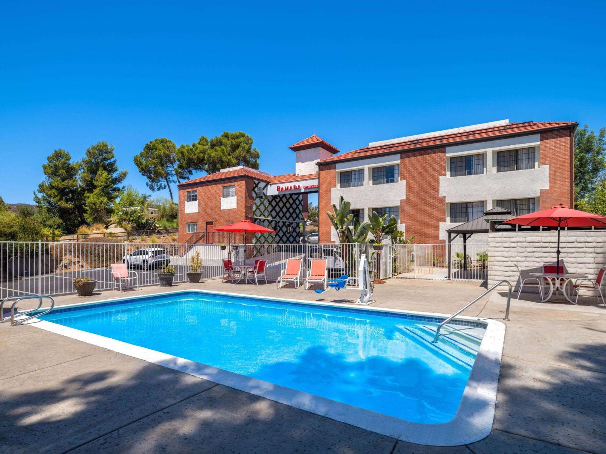Ramada By Wyndham San Diego Poway Miramar Eksteriør bilde