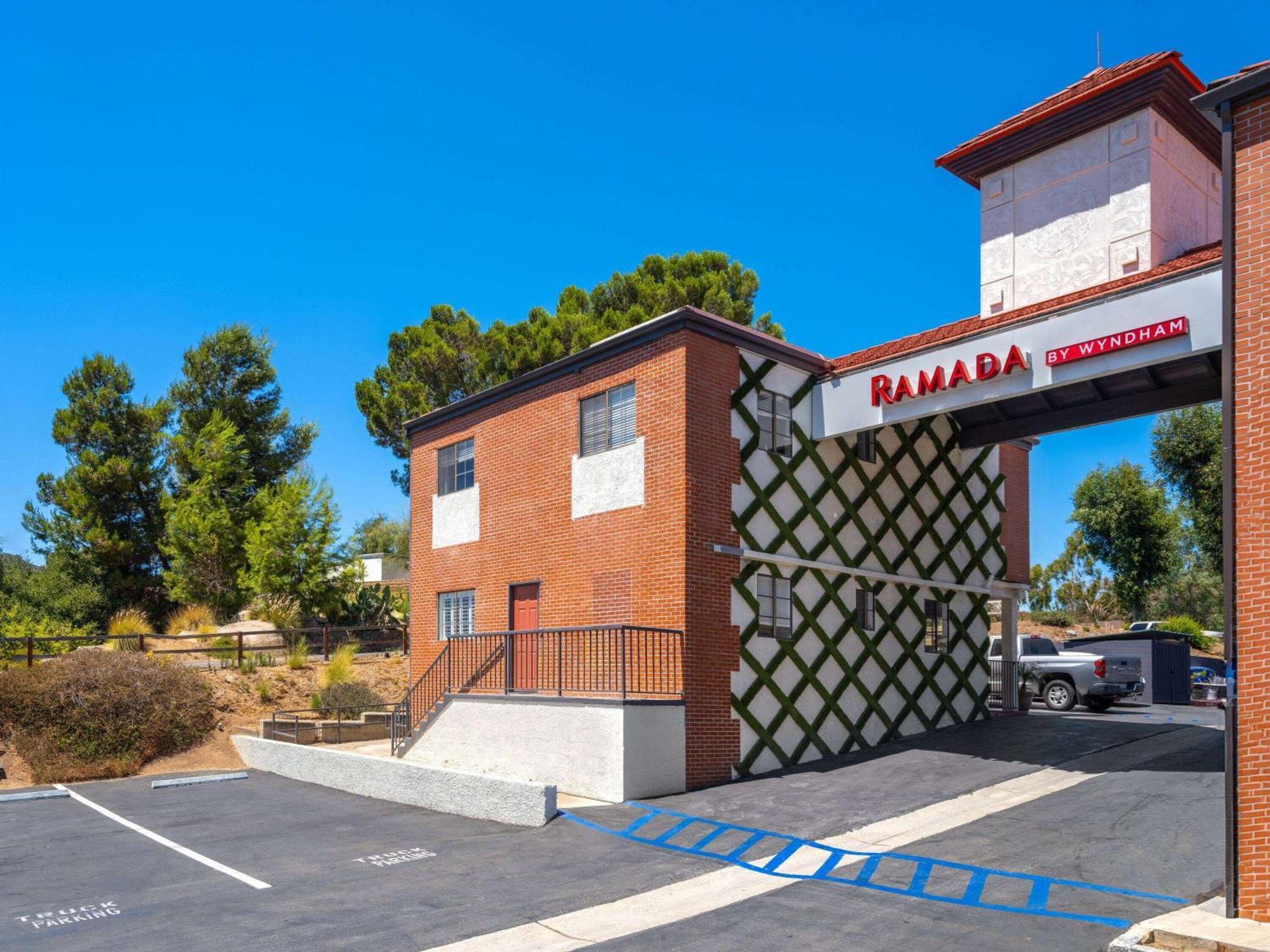 Ramada By Wyndham San Diego Poway Miramar Eksteriør bilde