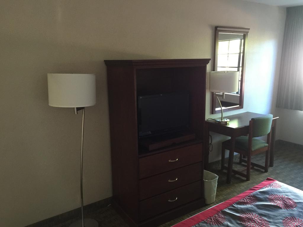 Ramada By Wyndham San Diego Poway Miramar Eksteriør bilde